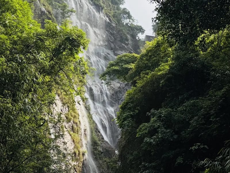Guangzhou: Conghua Lake Village & Waterfall Day Trip