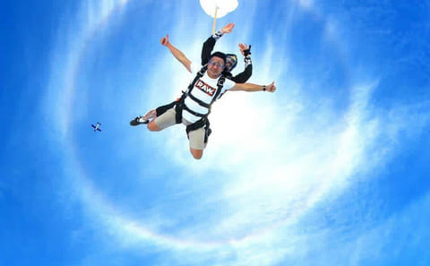 From Pattaya: Tandem Skydive Admission Ticket
