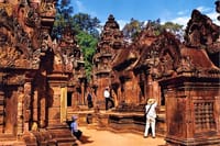 Kbal Spean Trekking Tour with Banteay Srei and Landmine Museum 7