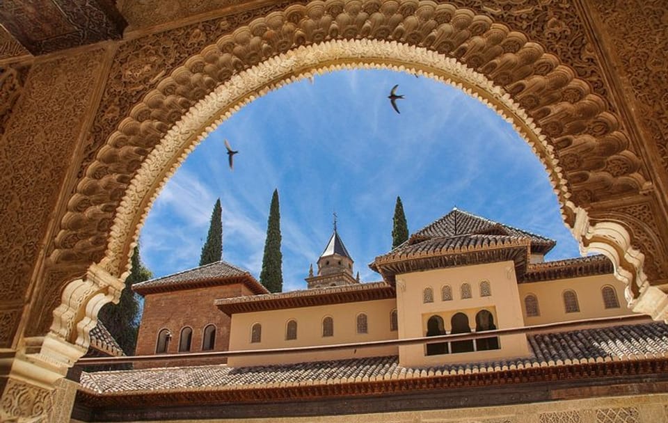 Private Guided Tour of Historic Landmarks in Granada