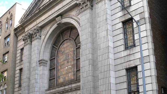 Manhattan Audio Tour: Faith, Fame, and Facades