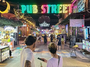 Night Market and Pub Street Walking Tour in Siem Reap