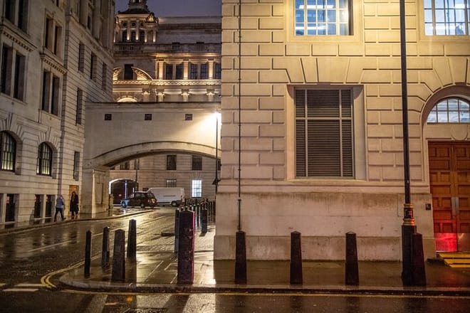 PRIVATE Harry Potter Filming Location Walking Tour in London 9