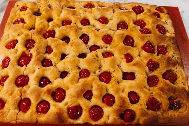 Crunchy Pizza, Wine Tasting and Chocolate Tiramisù