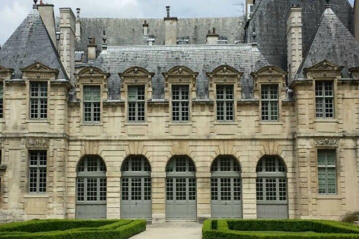 Private pickup Food and Wine Tasting Walking Tour in Le Marais 2