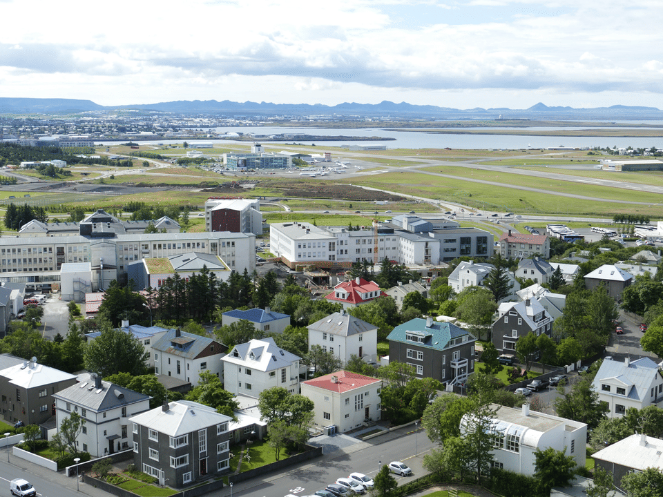 Reykjavik City Airport (RKV): Private Transfer to or from Reykjavik Hotels — VAREN Iceland