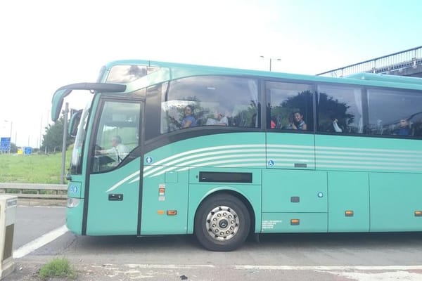 Luton Airport Private Transfers to/from London (Postcode SW5 to SW11)