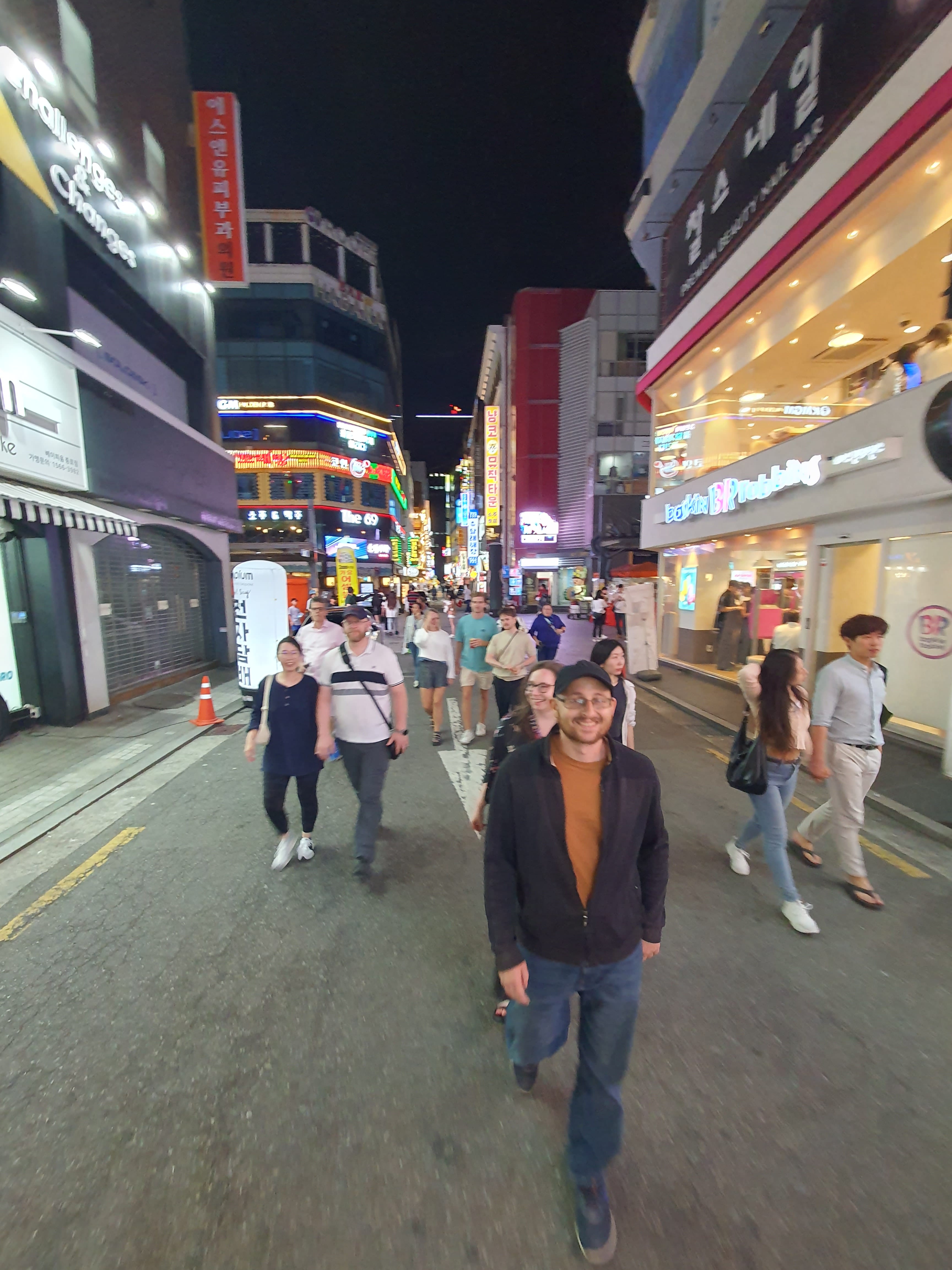 Busy vibrant Gwancheol-dong