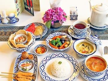 Bangkok Thai Dance Show with Dinner with Private Transfer