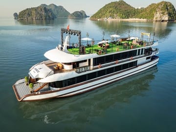 Hanoi: Luxury Halong Bay 5-Star Cruise with Buffet & Kayaking