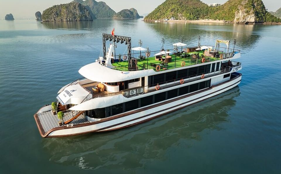 Hanoi: Luxury Halong Bay 5-Star Cruise with Buffet & Kayaking