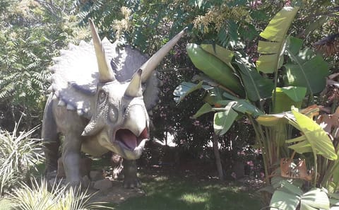 Family Day Tour: CRETAquarium, Dinosauria Park & Heraklion