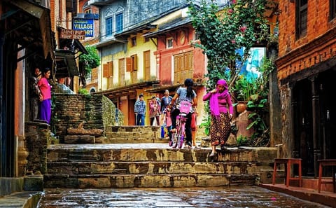 Private 2-Day Trek and Sightseeing in Bandipur from Kathmandu