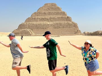 Private Tour of Giza Pyramids and Sakkara in Cairo