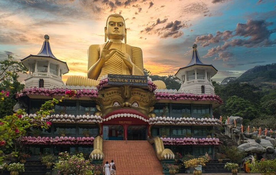 Dambulla and Polonnaruwa Ancient City Day Tour from Colombo