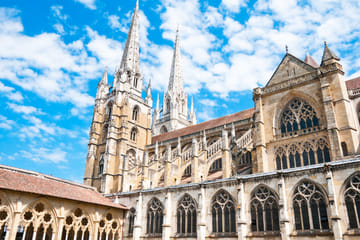 Audio Guided Walking Tour of Bayonne, France (1h20)