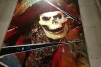 Haunted tour in London with Questo: a creepy painting on the streets of London.