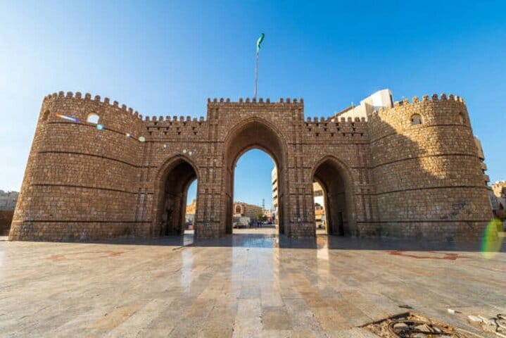 Al Balad Old Town Tour in Jeddah Historical City 8