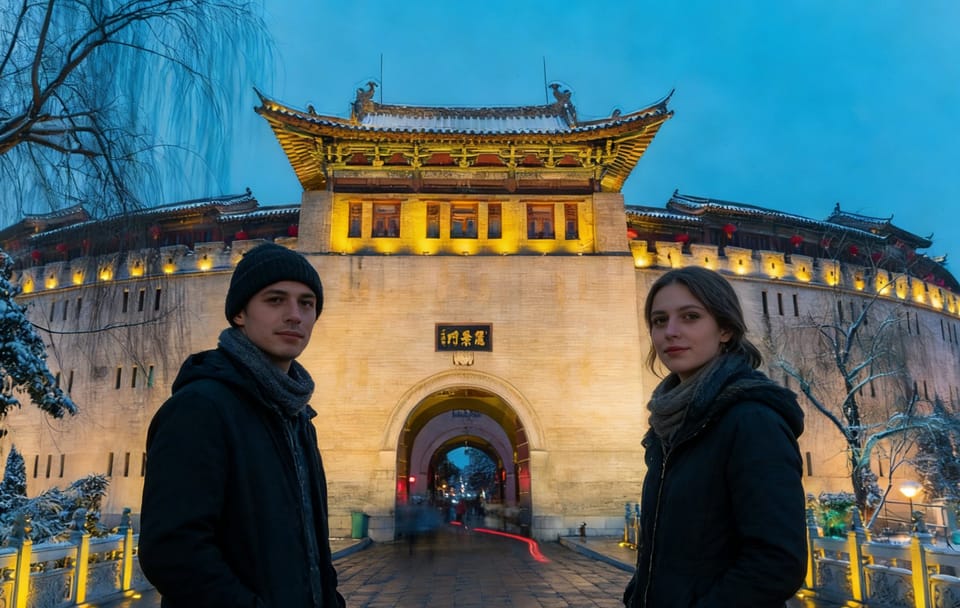 Luoyang Lijingmen Old Town Night Walking Tour with Dinner