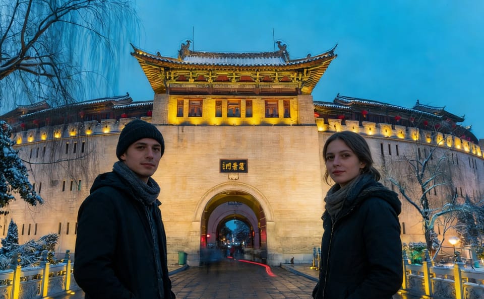 Luoyang Lijingmen Old Town Night Walking Tour with Dinner