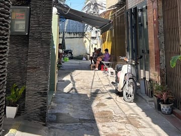 Private Walking Tour of Ho Chi Minh City's Hidden Alleys