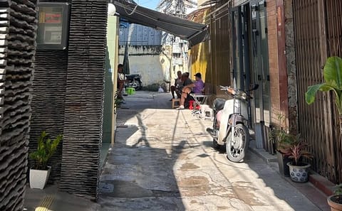 Private Walking Tour of Ho Chi Minh City's Hidden Alleys