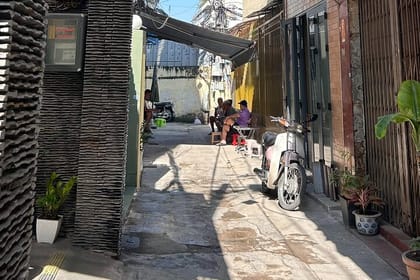 Private Saigon Backstreets Walking Tour Half Day
