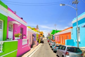 CAPE TOWN, PRIVATE TOUR BO - KAAP CITY CENTER TOUR & TABLE MOUNTAIN CAR AWAY