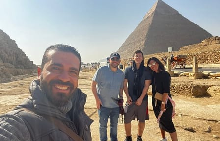Private Tour of Giza Pyramids and Sphinx with Lunch
