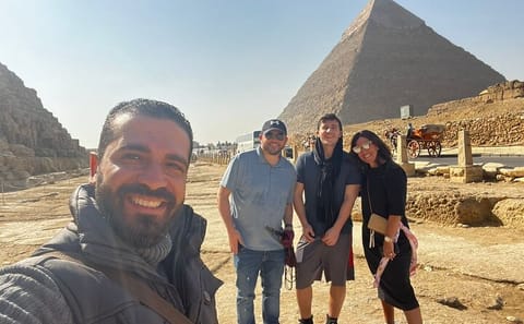Private Tour of Giza Pyramids and Sphinx with Lunch