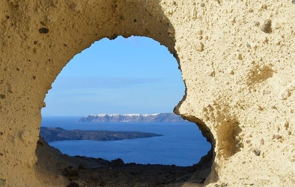 Beach Tour of Akrotiri and Megalochori in Santorini