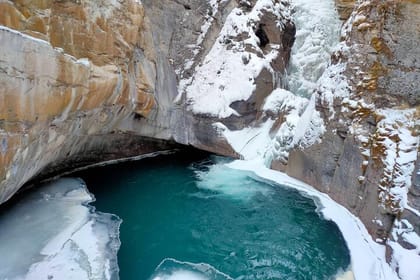 Banff Wildlife Explore and Johnston Canyon Icewalk Tour