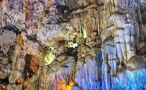 Ha Long Bay Tour: 4-Hour Cruise, Kayak, Cave Exploration & Lunch