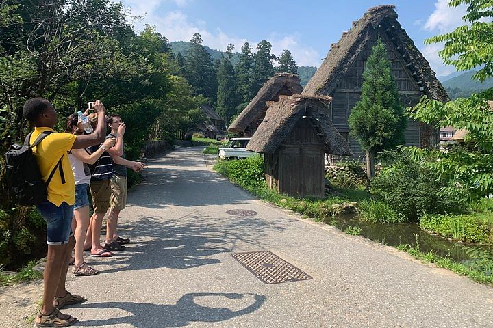 Shirakawago (UNESCO world heritage) / Onsen / Hiking Waterfall / 1day Tour