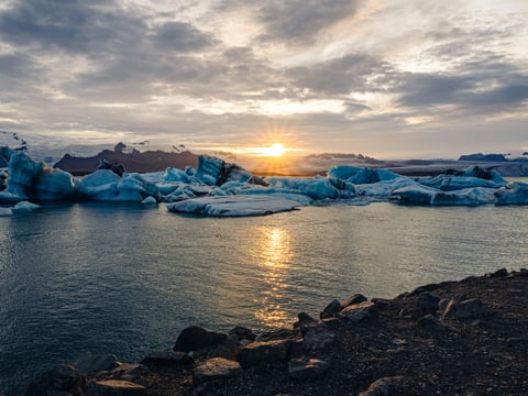 Glacier Lagoon & Diamond Beach - Private Tour (1–6 passengers)