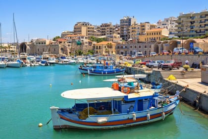 Crete Island Escape: Explore & Experience, French-speaking guide