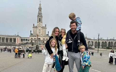 Private Tour of Fatima Shrine and Shepherds' House from Porto