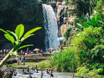 Tegenungan waterfall