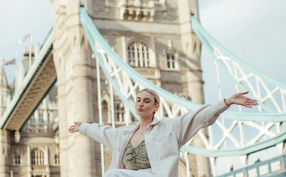 Photoshoot Experience at Tower Bridge in London