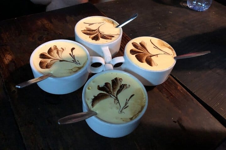 Hanoi City Walking Tour with Local Guide and Train Street