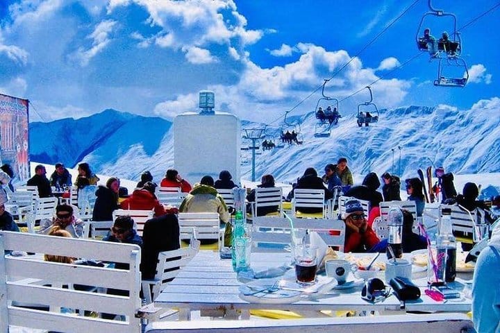 4 Full days in Georgia with private tour, free aiport