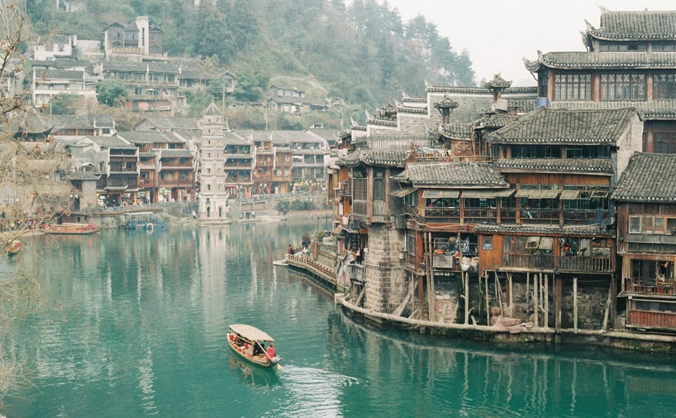 Wupeng Boat Ride Through Shaoxing's Ancient Canals