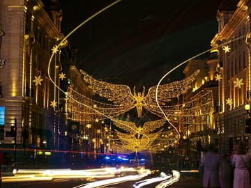 Explore London's Christmas Lights and Festive Sights Tour