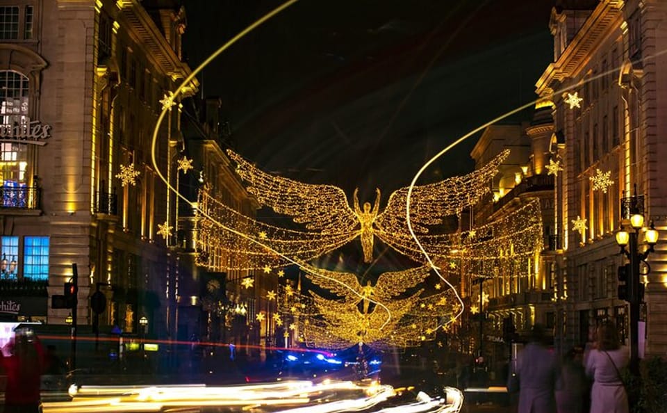 Explore London's Christmas Lights and Festive Sights Tour