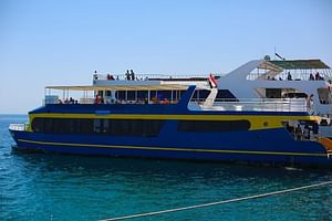 Paradise Catamaran Conquest 2 Hours Semi Submarine & snorkeling - Hurghada