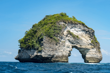 Nusa Penida Island Beach Tour with Kelingking Beach Visit