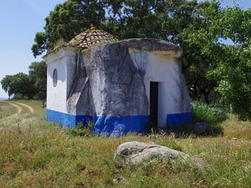 Private Tour of Prehistoric Monuments in Évora Region
