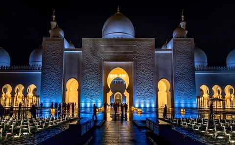 Abu Dhabi city tour with Grand Mosque and Louvre Museum