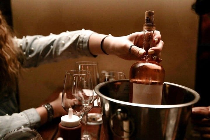 Authentic Tuscan Wine Tasting in a Florentine Osteria 9