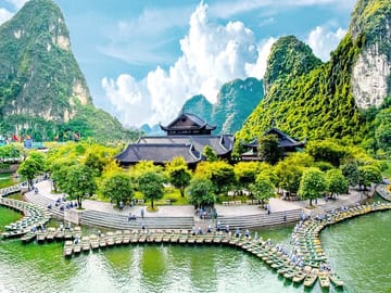 1 Day Luxury Tour to Ninh Binh: Hoa Lu Trang An Mua Cave